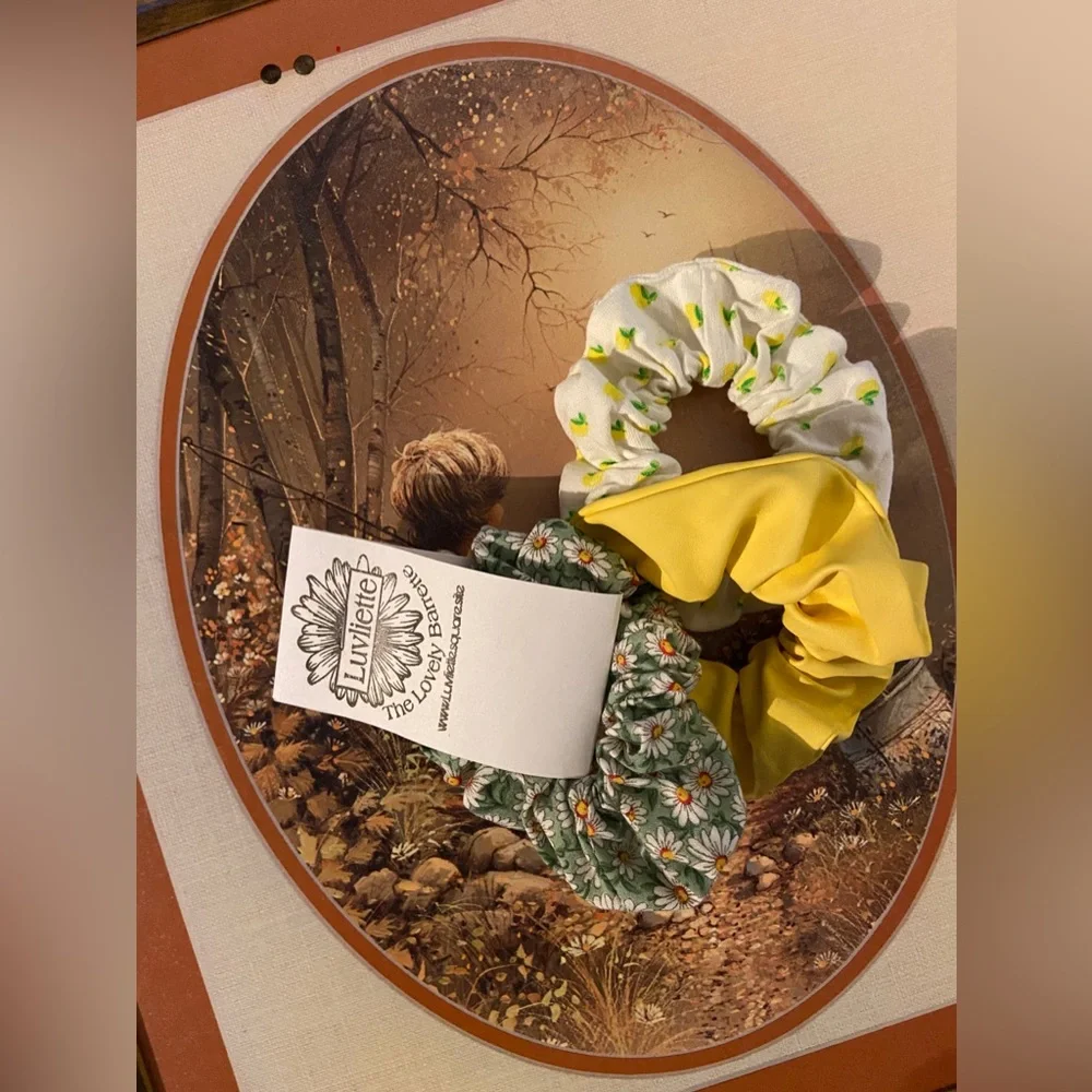 🌻NWT ALL 3 pcs. Chunky Hair Scrunches/Ponytails- 2 Flowery🌸1 Solid Yellow🌿BOP - Picture 15 of 16